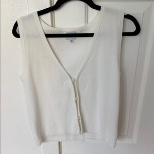 Elegant White Sleeveless Knit Top